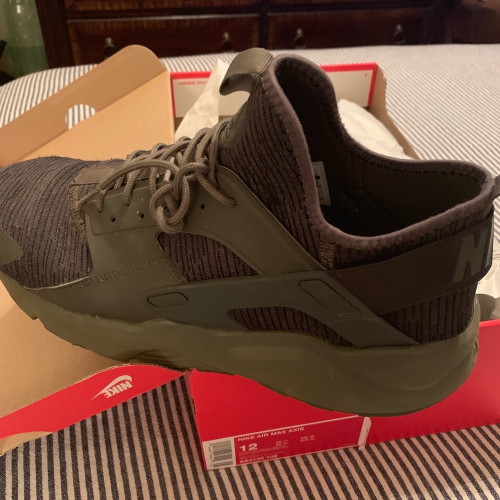 Men Nike Air Max Axis